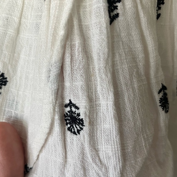 A Loves A White Floral Embroidered Mini Skirt Women’s Size 0 - Picture 11 of 15